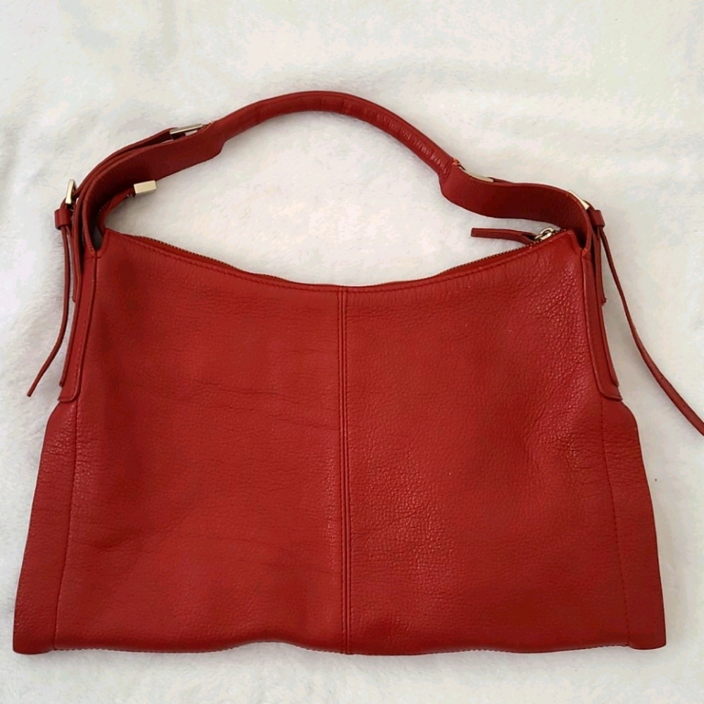 Chic Red Purse in EUC 👌🏼